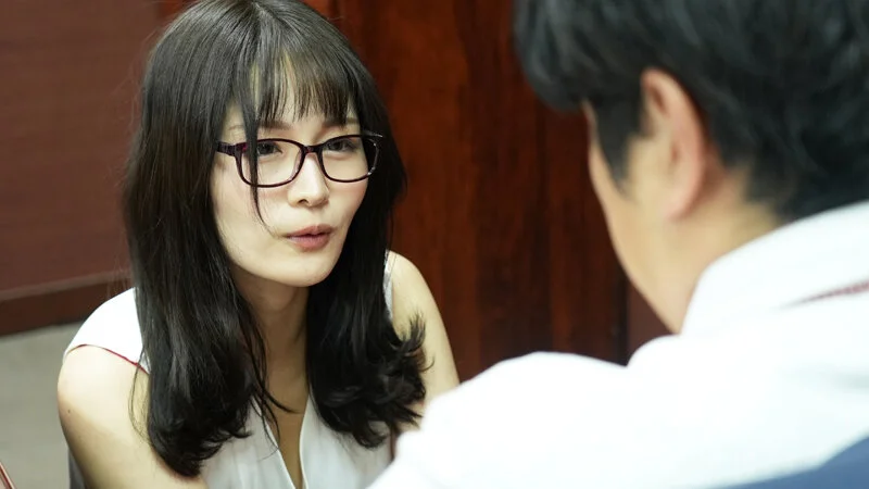 ナイスボディー OL義母のフェチオナニートラップ、若い息子のチンチンを永遠狙ってくる究極の淫乱妻。相沢 澪-4