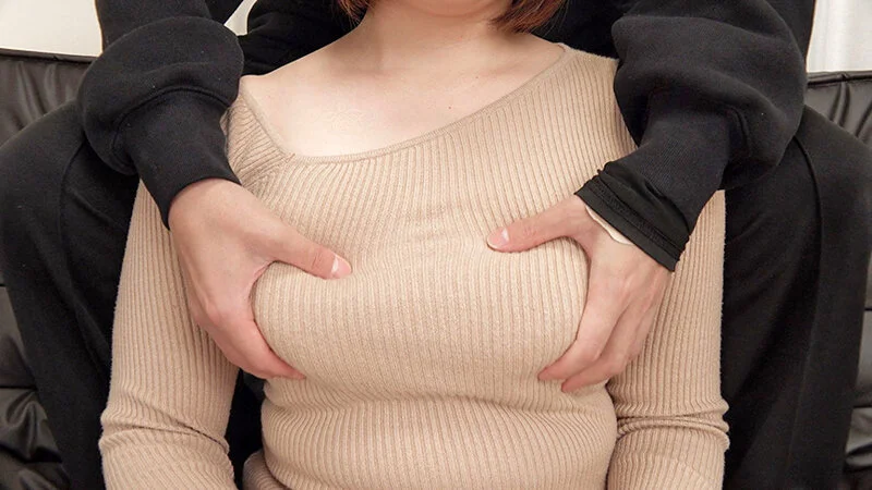 戸惑い、恥じらいつつも快感を隠せない！素人熟女さんたちの生おっぱいモミまくり！！5-8