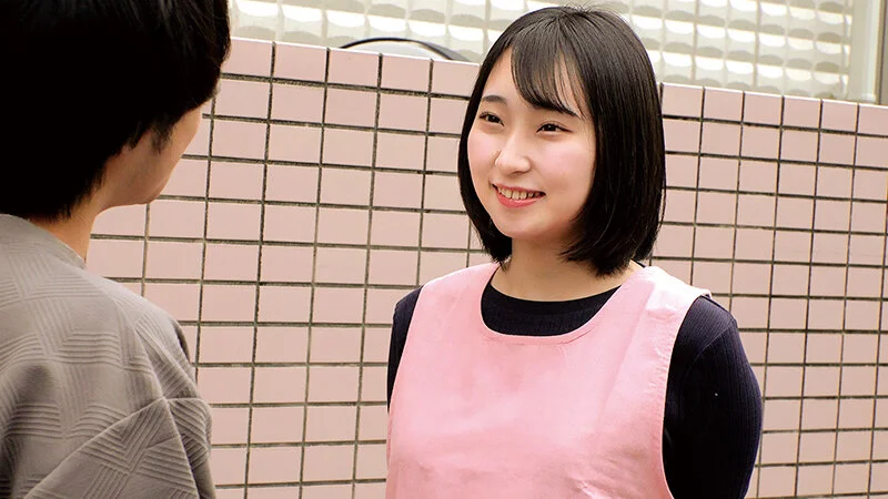 現役保育士さんが童貞君に母性溢れるご奉仕フェラ＆ふんわりおっぱいでの授乳手コキ！裸エプロン姿で生チン挿入で筆おろしセックス！何度も気持ちよくしてくれる天使にたっぷり連続中出し！！-1
