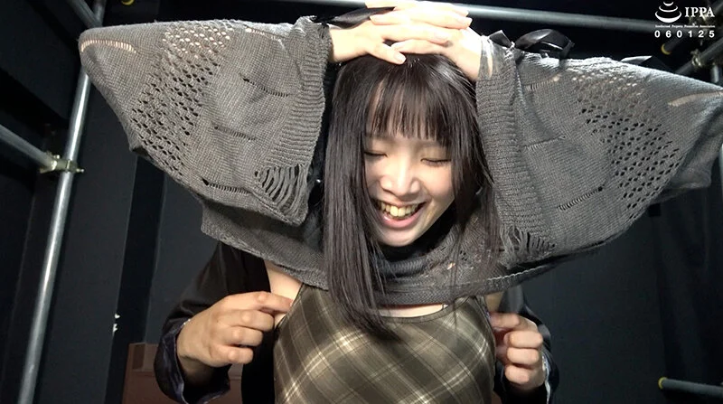 「【くすぐり】本格的なくすぐり初体験の新人牧河柚乃ちゃんのくすぐりチェック！」わかしラボWAKA-082 牧河柚乃 1-3