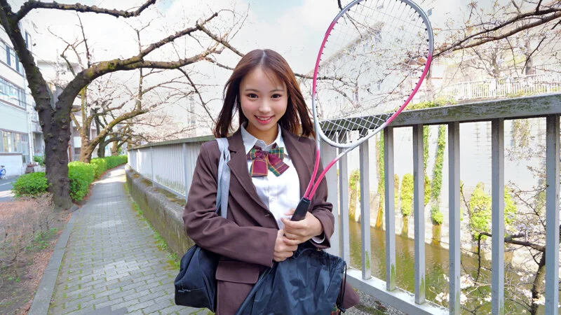 テニスもSEXも大好きな活発系J○！！規律が厳しい部活の忙しいスケジュールの合間を縫ってSEXに没頭するほどの男好き！！ネットで男を探しまくっている肉食系美少女に大量中出し！！-3