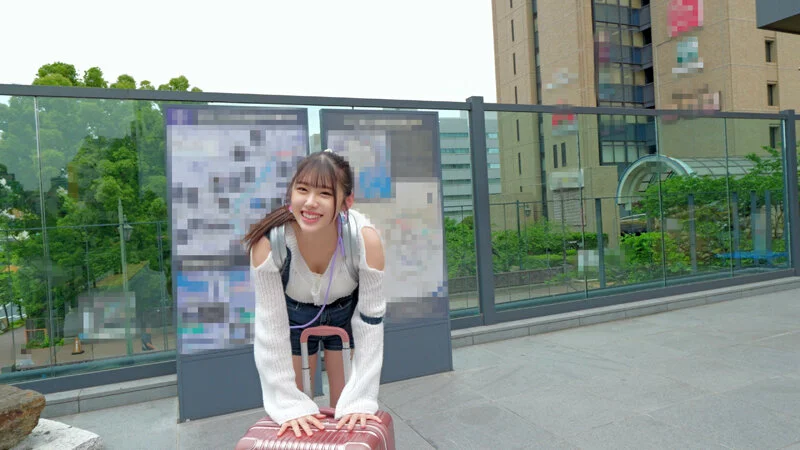 地方娘、上京お泊り。全部初めて。華奢×巨乳の恥じらいウブ天使。イキすぎて泣きそう！震える声で懇願しても止まらないピストンに痙攣のけ反り、足ガクガクになりながらもSEXにハマっていく…-2
