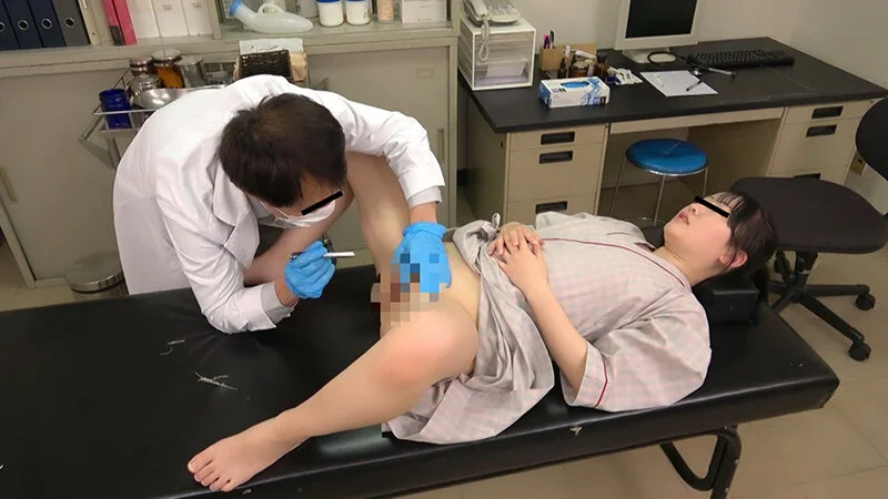 都内某有名産婦人科 診察行為の実態！！媚○で膣内を掻き乱す奸悪医師の種付け流出映像-10