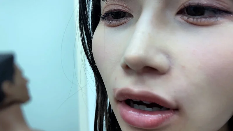 ひなみちゃんがM男人形を唾液たっぷり舐めまわす-2