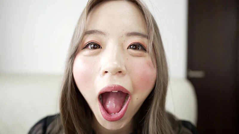 【個人撮影】菊池はる 初喉チンコ触り＆擬似フェラ体験-2