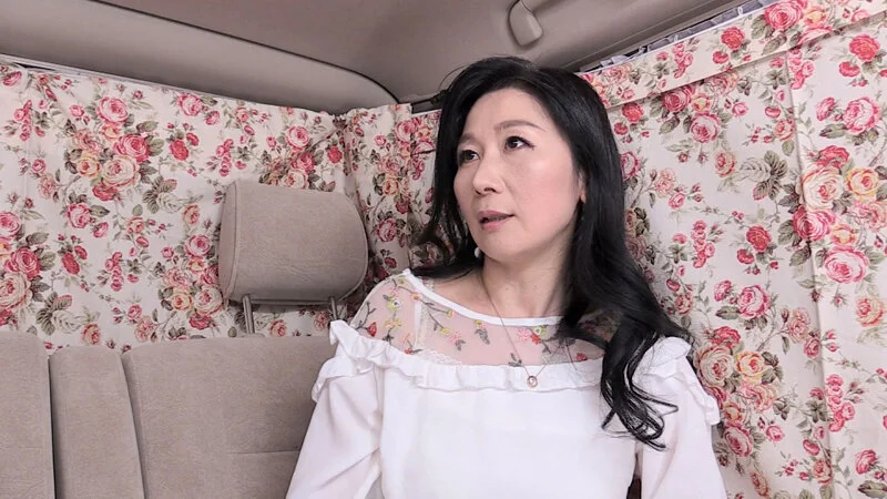 51歳Gカップ美熟女の乳首は超敏感！ちょっと触るとアソコも大洪水！-1