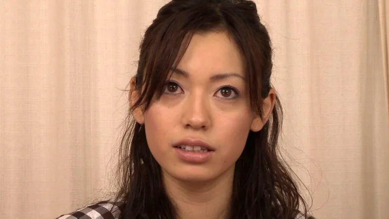 えっ！こんな可愛い人妻さんがセックスレス？！お目目クリクリパッチリ二重のスタイル抜群若妻さんと中出しSEX！-1
