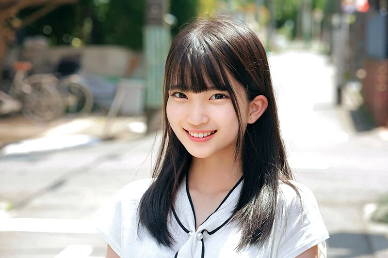 「卒業記念に残したいメモリアルヌードフォト」大学卒業間近の素人女子大生をナンパし、絶倫チ○ポ男と素肌密着撮影会で中出し検証！カチカチに反り返ったチ○ポがマ○コまで1cmに超接近して赤面発情！？そのまま中出し！！れい ひなの-2