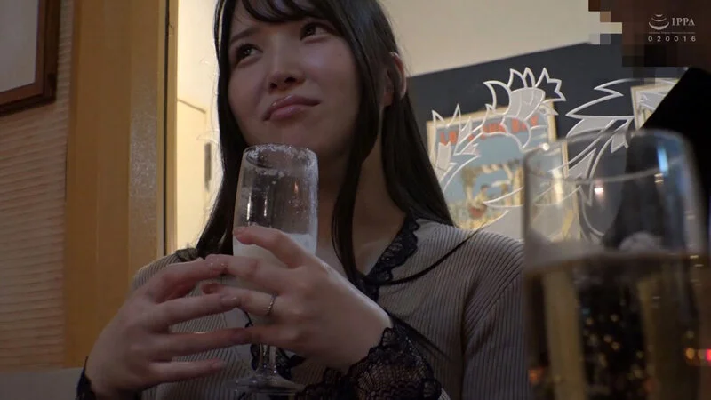 上品巨乳鬼クビレ 恥ずかしがり屋 GカップOL 清楚に見えてチ○ポ大好き！！美波汐里-1