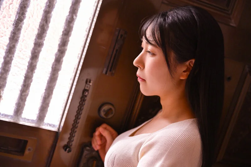 ドスケベで敏感すぎる若妻は夫の目の前で絶倫義父にお漏らししながら寝盗られました…。 皆月ひかる-1
