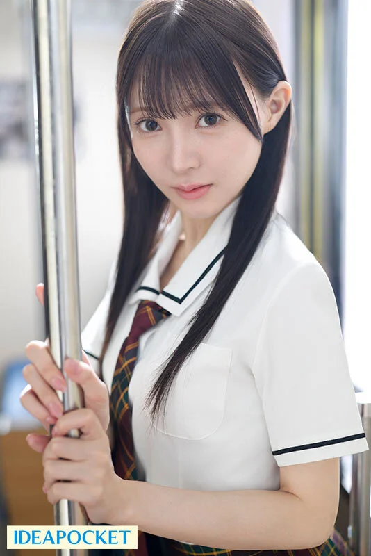 電車内で痴●されてもイカされてもお漏らししても声を我慢することしかできない’やめて’が言えない制服美少女 林芽依-1