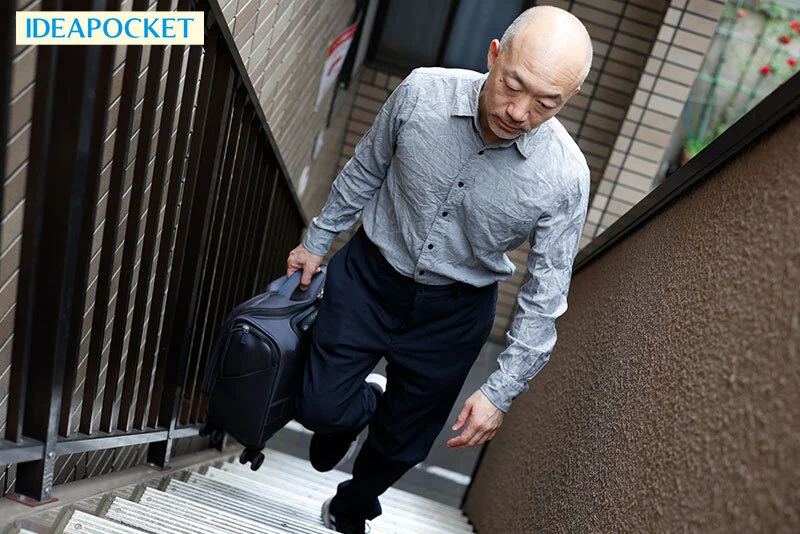 服役していたレ×プ犯の義父が6年ぶりに出所…同居を余儀なくされた私は夫が不在の数時間、長い獄中禁欲生活で性欲が溜まりまくった絶倫義父に毎日、毎日、何発も何発も種付けレ×プされています。 藤咲まい-1