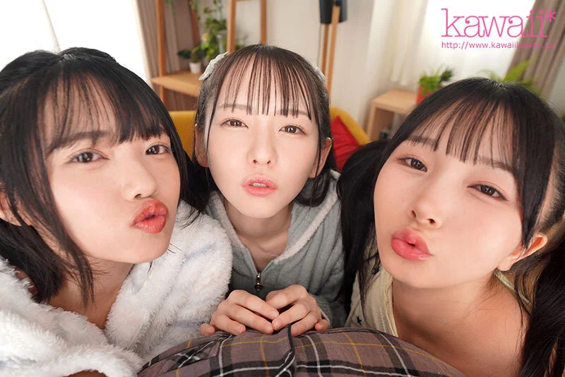 【VR】顔面特化×ベロキス×ハーレム痴女っ娘（こ） 顔面優勝すぎる姪っ子3姉妹の幼つるまんにありったけの精子ドピュッドピュッドピュッ 西元めいさ 八坂凪 由良かな-2