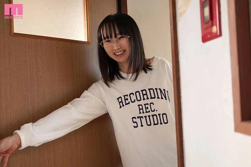 脱いだら美乳Fカップ ウエスト52センチ、厳格な家庭で育ったお嬢様はめちゃくちゃに犯●れたい。性欲大解放ドM覚醒デビュー 清乃みより-1