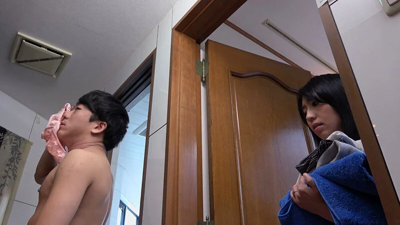 汗ばむおばの下着に思わず勃起してしまい…4時間-10