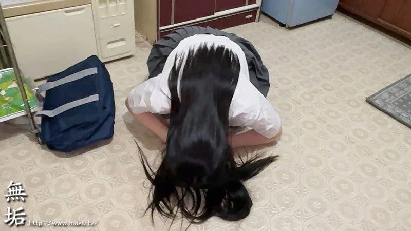 クラスメイトの女子の弱みを握った人生で最も幸福な日。貧乏で、万引きして、犯●れる... 何も持たない不幸少女の悲惨すぎるド底辺搾取レ×プ。 白百合みなみ-2