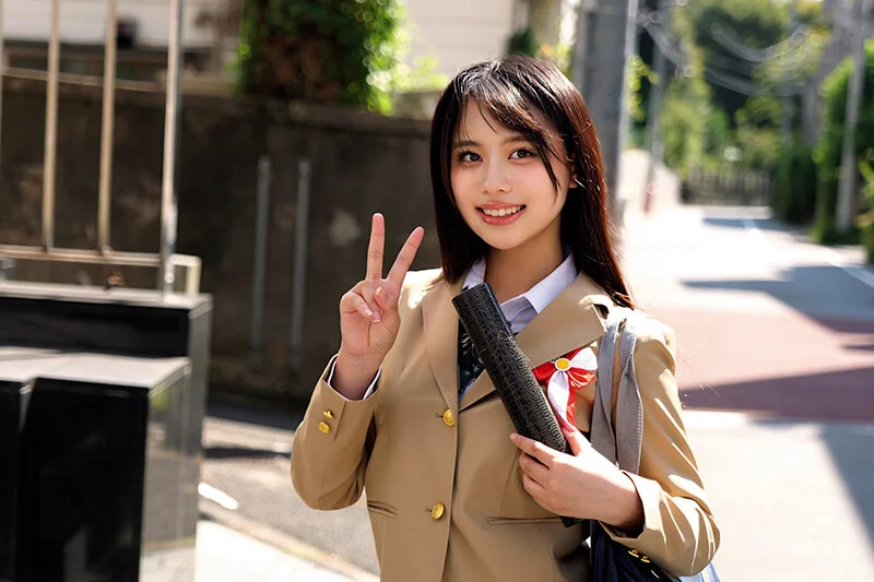 3分前まで女子〇校生！～2026年～卒業式直後に思い出の制服に初めての大量ぶっかけ！溜まりにたまった濃厚精子をあびせられ汚され全身精子でべっとり！ニオイたつチ〇ポ汁に火照ってそのまま生中出しSEX！！-9
