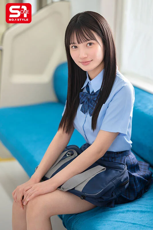 澄み切った透明感の清楚な純真少女をめっちゃくちゃに痴●したい！我慢できずこっそり痴●したら…まさかの俺の粘着テクの虜に。 榊原萌-1