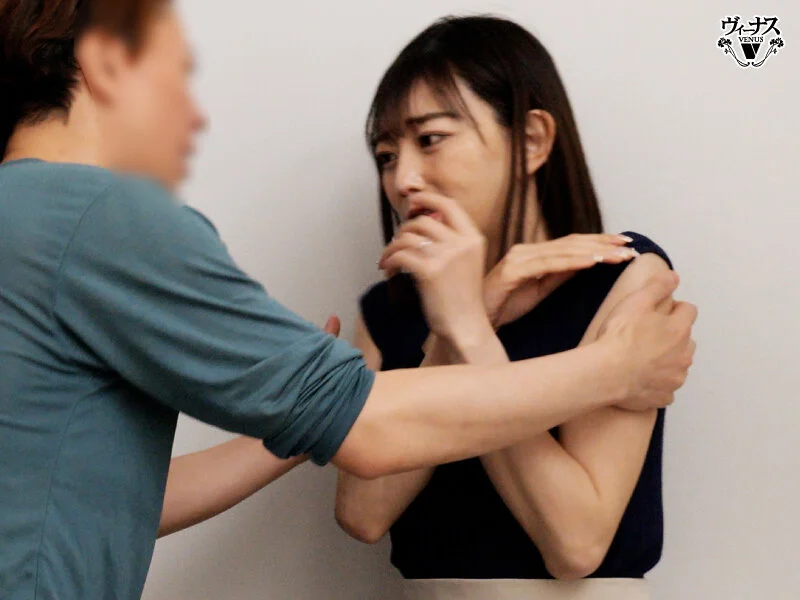 僕の前では清楚な妻が隣人の中出し肉便器になっていた 蒼山愛奈-4