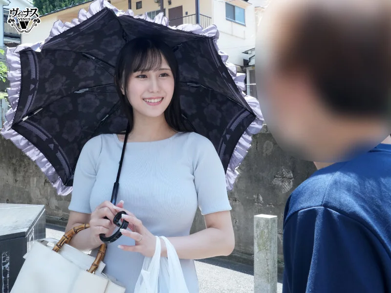 バイト先で働く美しい人妻を家に連れ込み中出しセックス 雨宮ひびき-3
