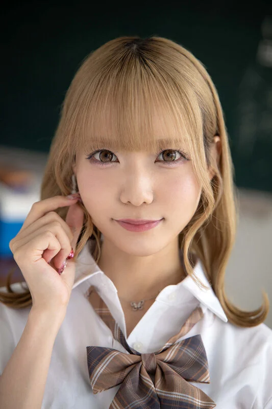 【VR】これぞ8K！顔面特化アングルVR ～ギャル女子校生x顔面特化アングル！ミナちゃんの 前のめりピストン騎乗位でメスがっちゃえ！！～ 藍瀬ミナ-4