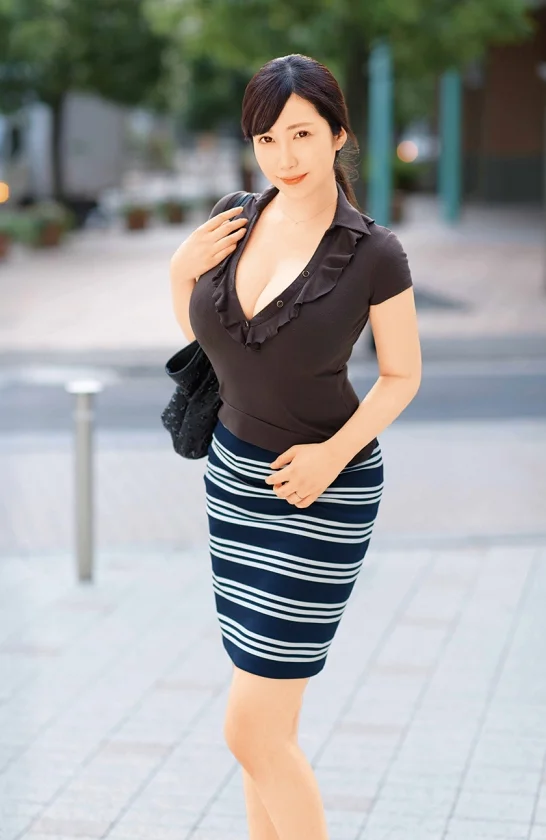 デカいね奥さん！～三つの極上～ #高身長#巨乳#人妻 18人4時間-1