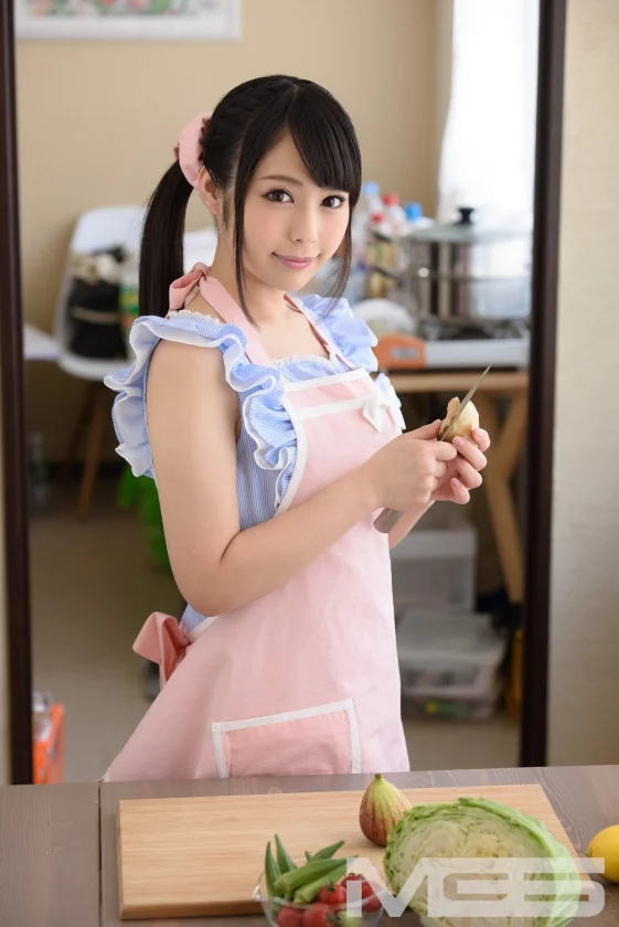 「キスがね…好きなんだもん……。」 おじさん食堂 08 キスだけでパンティが濡れちゃうほど感じやすい奥さんの手料理とセックスが二つの意味でオイシイ。 佳苗るか-15