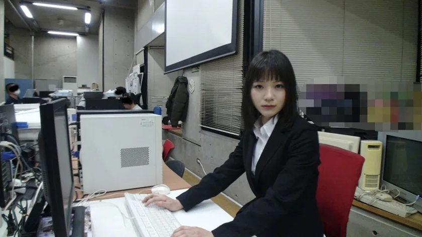 新人女性社員が面接官 002-14