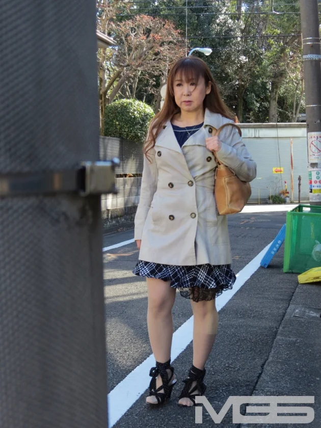 女房を騙して夫の仕事のミスの穴埋めに本当は抱かれたくない他人の肉棒を…-7