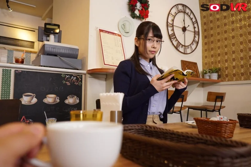 【VR】清楚系地味子が実はビッチ 耳元で官能小説を読みながらまたがって腰を振ってくる！ 相沢さつき-3