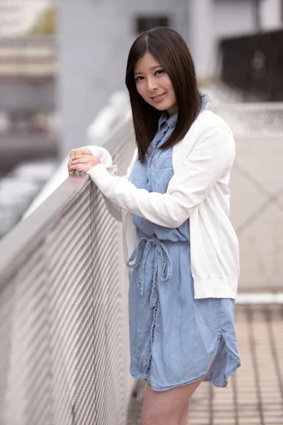 「見られると思うだけで興奮します・・・中にください。」待望の中出しセックス初解禁 豊中アリス-1