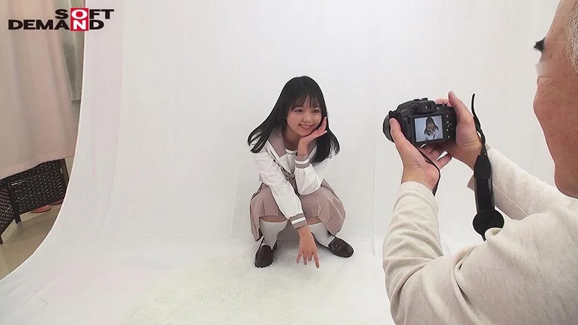 首輪を着けたらアラ不思議！？足！耳！乳首！？3人が入れ替わる度にそれぞれ感じる多重性感帯！ずっと身体がビクビクしちゃう、コスプレ撮影会！！ 泉りおん-2