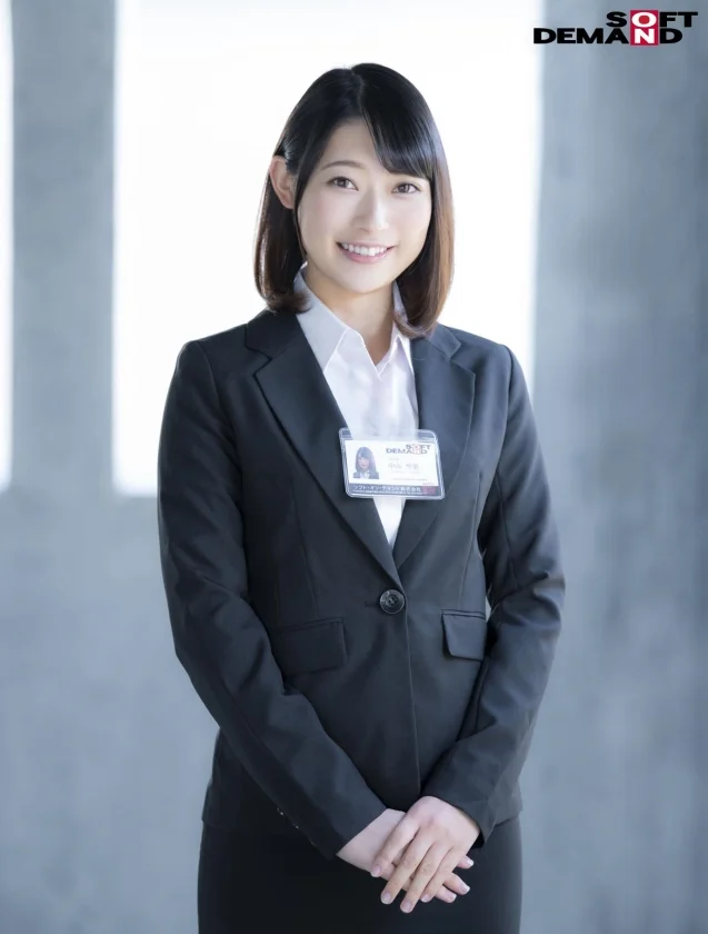 朗報！期待の新卒AV出演(デビュー)！ 社内のアイドル！えっちで可愛い中山ちゃん(22) 中山琴葉-2