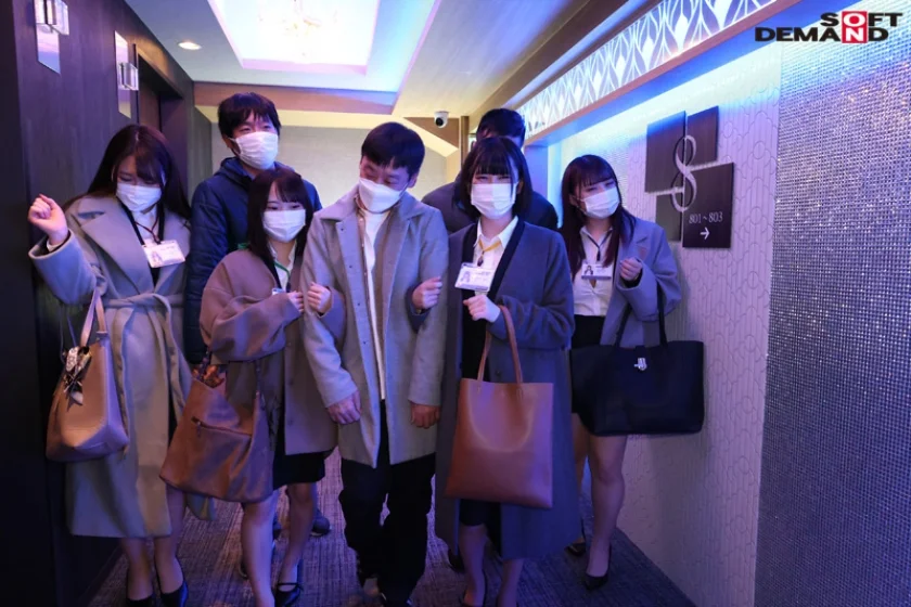 SOD女子社員 第40回 陽キャ女子社員にひたすら抜かれたいユーザー様達と、ラブホでお泊り王様ゲーム！ 20時～6時 夜通しずーっと 王様の命令はぜったーい！！  品川柚希 白戸れみ 小野田麻友 神田りこ-9