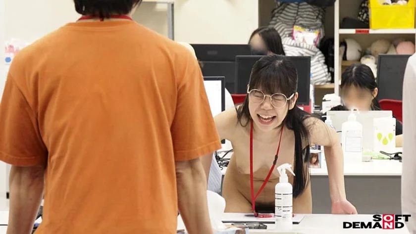 会社で服を着ていないのは一人だけ！ハダカの尊さを身をもって学ぶ SOD女子社員 全裸業務 タオル一枚男湯入ってみませんか？ミッションテストプレイ編 社内露出&普段一緒に働く同僚(たまに男優さん)からザーメン採取5名報告 阪本一乃 阿久津羽依 平松朝香 三河瑛茉 野田朔弥-9