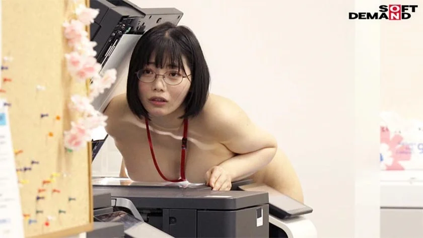 会社で服を着ていないのは一人だけ！ハダカの尊さを身をもって学ぶ SOD女子社員 全裸業務 タオル一枚男湯入ってみませんか？ミッションテストプレイ編 社内露出&普段一緒に働く同僚(たまに男優さん)からザーメン採取5名報告 阪本一乃 阿久津羽依 平松朝香 三河瑛茉 野田朔弥-15