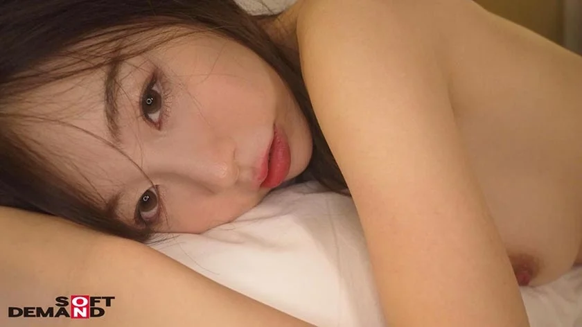 お爺ちゃんお婆ちゃんが大好きで介護士になったニコニコ奥さん 坂井千晴 30歳 第5章 「夫以外の人とするのは、初めてです…」ペニスを優しく包み込む 膣内の感触 痙攣が暫く止まぬ程 過去最高にイキ果てた 待望の初中出し-16