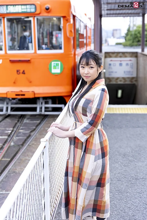 4人の●どもはわんぱく盛り。学校がある日、ママはオンナになってきます。片岡恵美 36歳 AV DEBUT-3