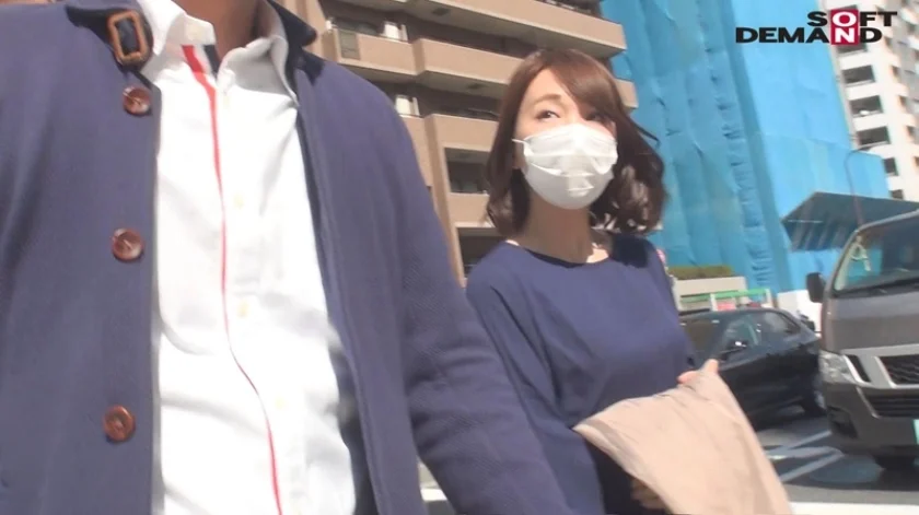 寝取らせ願望のある旦那に従い出演させられた本物シロウト人妻 case1 塾講師・相楽ゆり子 35歳 AVデビュー 東京都府中市在住 主人のためにネトラレます-1
