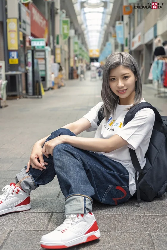 高速のSAで…路線バスで…営業中のBarで…、絶対にバレてはいけない場所でのお漏らしSEX 東京都台東区■■商店街 色白金髪バーテンダー 結菜さき(仮名・23歳)2度目のAV出演-1