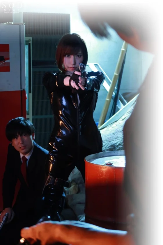 ヘタレな僕を救いに来た先輩女捜査官が悪の組織にイタズラされているのを見てフル勃起 七海ティナ-11