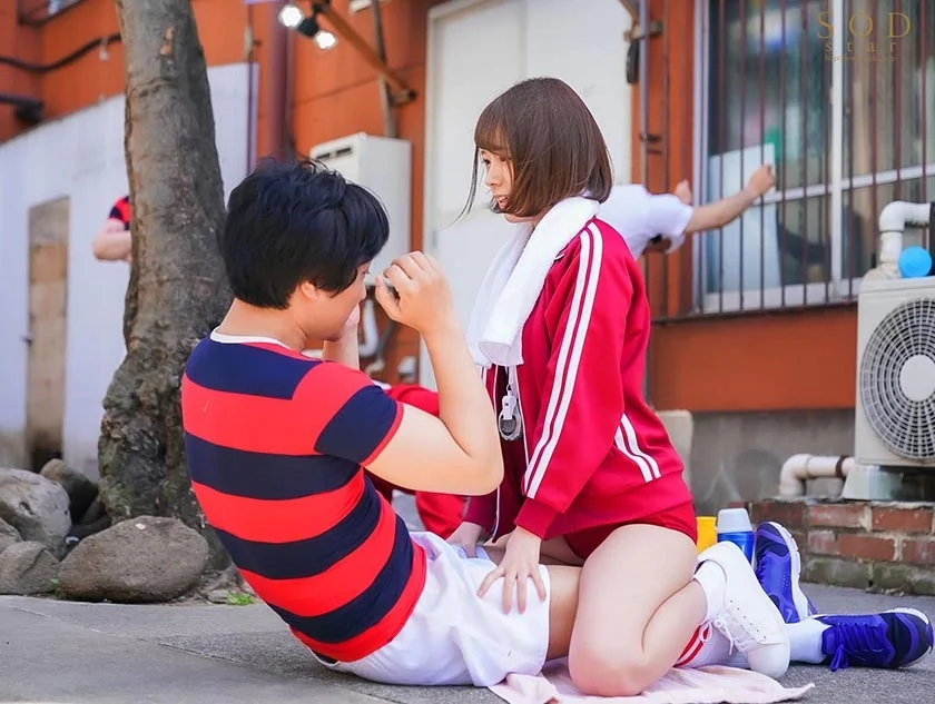 真夏の合宿で屈強なラグビー部員と相部屋に…汗臭い男たちの体液にまみれ1泊2日イカされ続けた新人女子マネージャー 真白美生-2