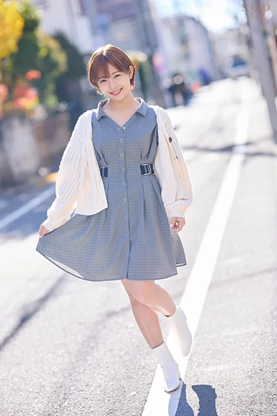 紗倉まなが女性慣れしていない童貞くんの家を訪れ優しくエッチにリードしちゃいました！-1