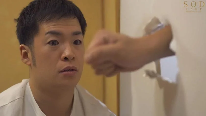 僕の住むアパートの隣室の美人妻は欲求不満だった。夫婦喧嘩で空いた直径10cmの壁穴越しに立ちバックで膣奥を突きまくった密かな不倫関係5日間。 本庄鈴-1