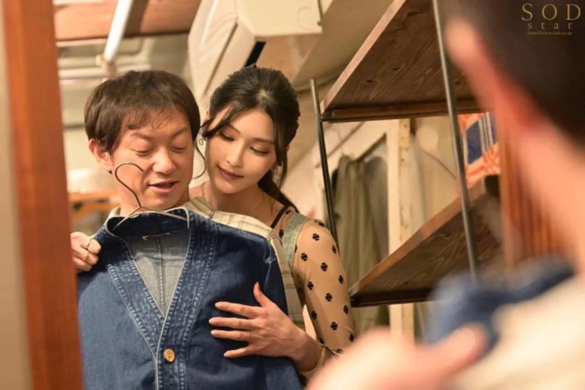 店内で客を全裸にして射精させるお洒落でセクシーな服屋の誘惑店員さん 本庄鈴-2