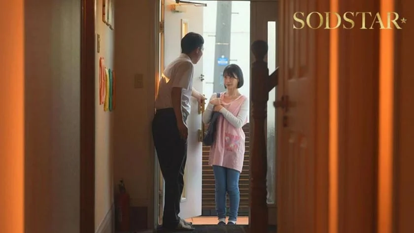 息子が通う保育園の保育士と妻子が実家に帰省中に自宅密会をして1週間ヤリまくった絶倫不倫セックス 宮島めい-2
