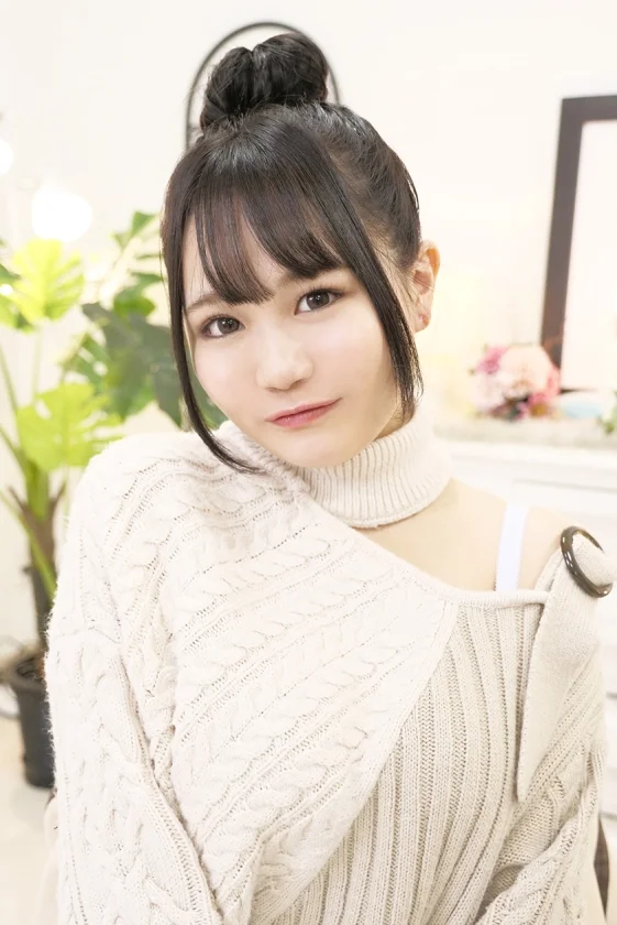 新宿で出会ったうぶな女の子が性の悩みを抱える男と「素股オイルマッサージ」に挑戦！生マンにヌルヌルこすれるチ◯コに発情しちゃって『マ○コに入れちゃうw』そのまま生ハメ中出しSEX！！高橋りほ-1
