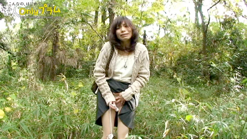 (BBA)公園の茂みに落ちてる濡れたエロ本みたいに昼間っから外なのに火照ってしまったむっちり熟女たち-2
