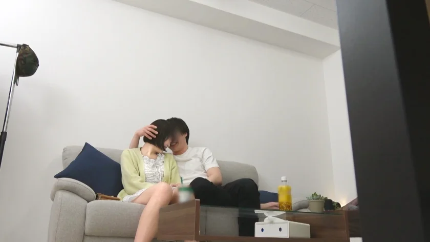 百戦錬磨のナンパ師のヤリ部屋で、連れ込みSEX隠し撮り 354 色白＋スレンダー＋美乳の最高美女を自宅に連れ込み！カラオケでいっぱい歌ってSEXでいっぱい喘ぐ！イった後の恥ずかしがる姿が可愛すぎるカフェ店員を隠し撮り！-1