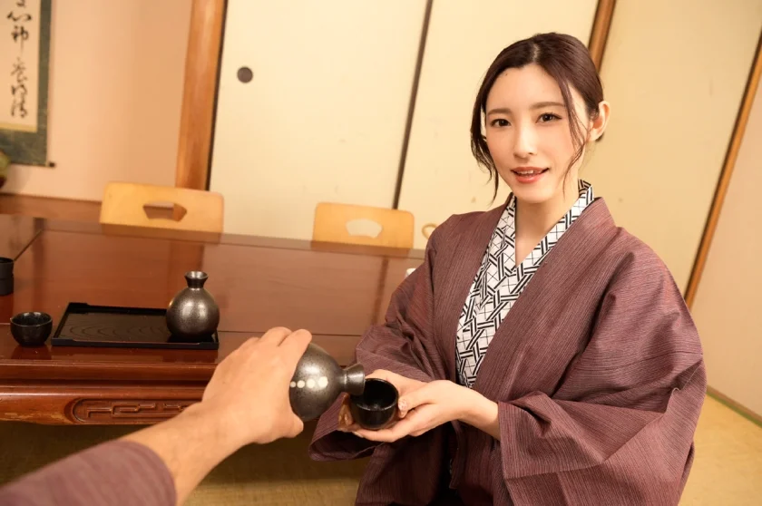 【VR】社員旅行の温泉宿で美人部下と声ガマン性交…でも宴会中に不倫で生はマズくない？ 森沢かな-2